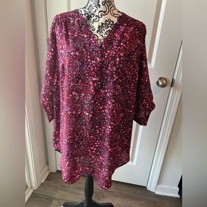 Torrid Harper Paisley V-Neck Blouse in Pink and Black. Size large